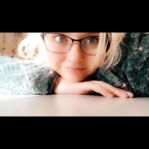 Meet your Posher, Alyson